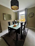Central 4 bed Home in Ecclesall Near Peaks