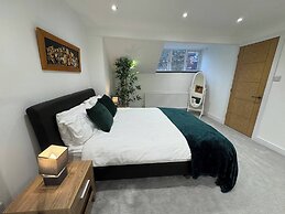Central 4 bed Home in Ecclesall Near Peaks