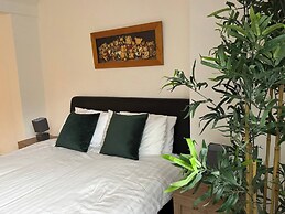Central 4 bed Home in Ecclesall Near Peaks