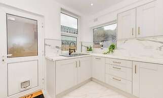 Central 4 bed Home in Ecclesall Near Peaks