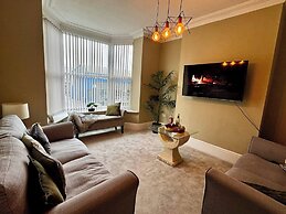 Central 4 bed Home in Ecclesall Near Peaks