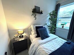 Central 4 bed Home in Ecclesall Near Peaks