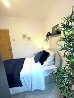 Central 4 bed Home in Ecclesall Near Peaks