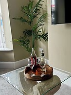Central 4 bed Home in Ecclesall Near Peaks