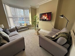 Central 4 bed Home in Ecclesall Near Peaks