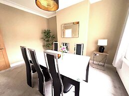 Central 4 bed Home in Ecclesall Near Peaks