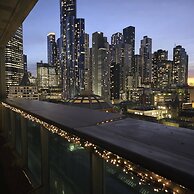 Deluxe 2BR apt Excellent Location Cityviews & Pool