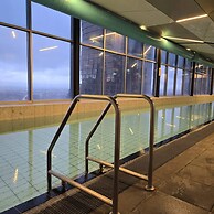 Deluxe 2BR apt Excellent Location Cityviews & Pool