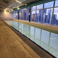 Deluxe 2BR apt Excellent Location Cityviews & Pool