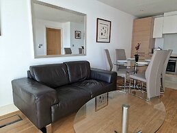Central London Riverside Apartment