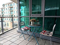 Central London Riverside Apartment