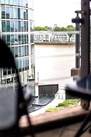 Central London Riverside Apartment