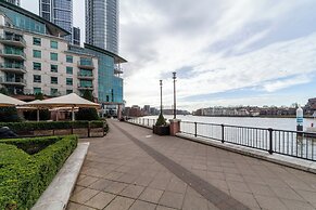 Central London Riverside Apartment