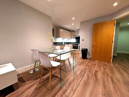 Central London Riverside Apartment