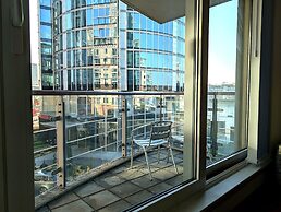 Central London Riverside Apartment