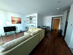 Central London Riverside Apartment