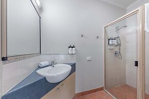 Spa Haven 18A Top Floor Private Spa