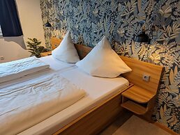 PaGa  Restaurant & Hotel