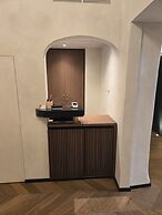 Arts & Crafts Luxury Suites by Amalia
