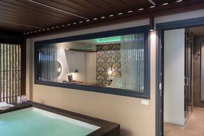 Arts & Crafts Luxury Suites by Amalia