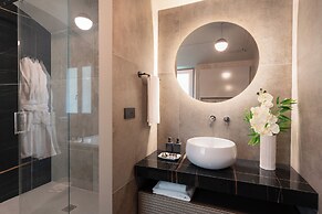 Arts & Crafts Luxury Suites by Amalia