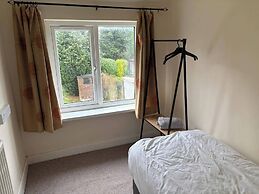 Tranquil Wolves Retreat With 4 Bedrooms
