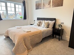 Beautiful 5 Bed House - Close to Windsor Castle