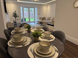Beautiful 5 Bed House - Close to Windsor Castle