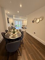 Beautiful 5 Bed House - Close to Windsor Castle
