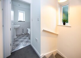 Stylish Town House - Located Close to Derby Centre
