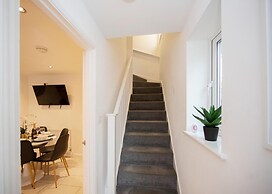 Stylish Town House - Located Close to Derby Centre
