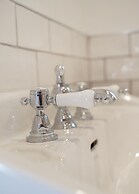Stylish Town House - Located Close to Derby Centre