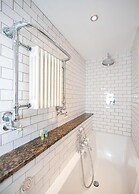 Stylish Town House - Located Close to Derby Centre