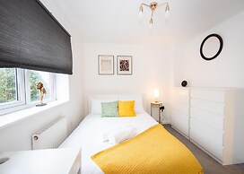 Stylish Town House - Located Close to Derby Centre