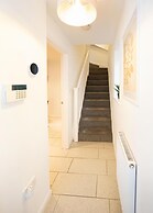 Stylish Town House - Located Close to Derby Centre