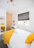 Stylish Town House - Located Close to Derby Centre
