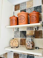 Ulverston Cozy Cottage Retreat