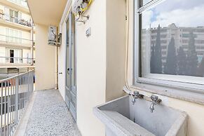 Guesthost - Il Salotto Blu - Appartamento Con Parcheggio