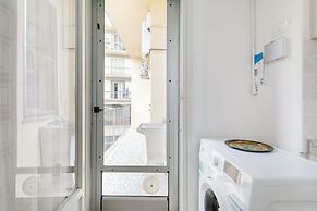 Guesthost - Il Salotto Blu - Appartamento Con Parcheggio