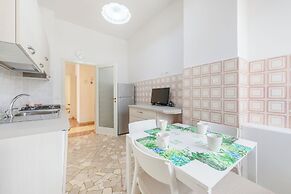 Guesthost - Il Salotto Blu - Appartamento Con Parcheggio