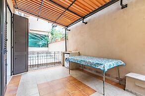Guesthost - Teatro Massimo Roomy Flat With Covered Terrace
