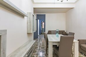 Guesthost - Teatro Massimo Roomy Flat With Covered Terrace