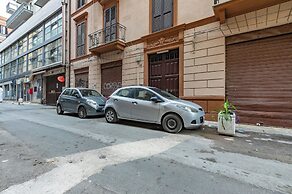 Guesthost - Teatro Massimo Roomy Flat With Covered Terrace