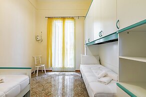 Guesthost - Teatro Massimo Roomy Flat With Covered Terrace