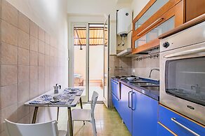 Guesthost - Teatro Massimo Roomy Flat With Covered Terrace