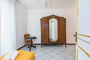 Guesthost - Piazza Pretoria Roomy Flat With Balconies X8