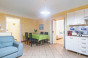 Guesthost - Piazza Pretoria Roomy Flat With Balconies X8