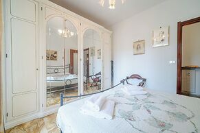 Guesthost - New! Rapallo Bellavista Vintage Flat X4