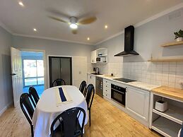 Central 1940s Bendigo Home Hamptons Heritage Reno