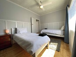 Central 1940s Bendigo Home Hamptons Heritage Reno